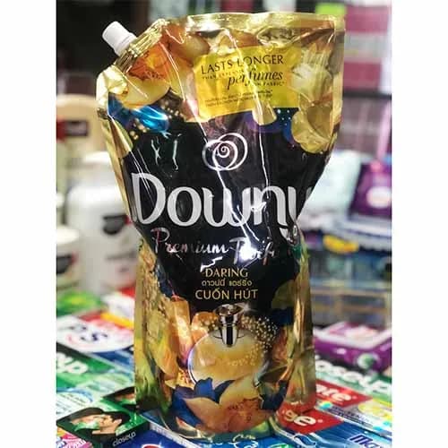 Downy Fabric Softener Parfum Daring Concentrate Refill 800ml x 12